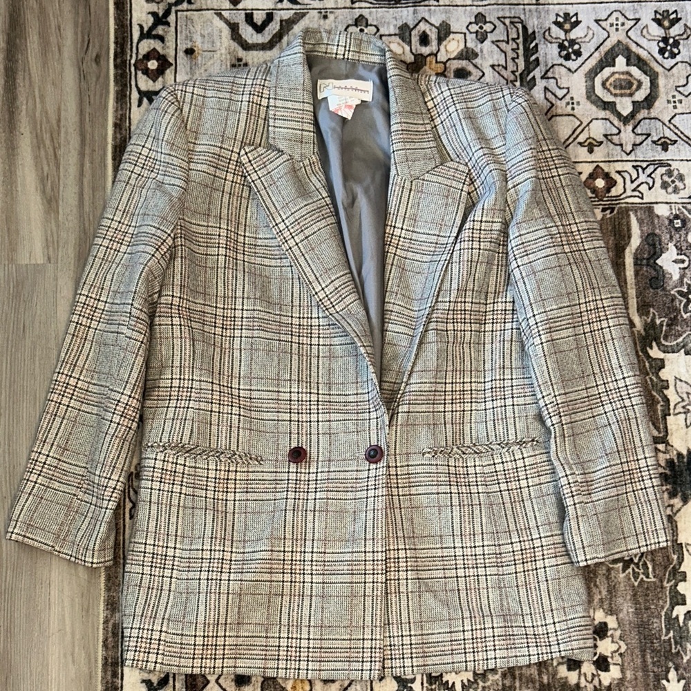 VTG oversized size 10 Plaid Blazer in Gray Tones
